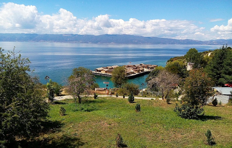 Охридско Езеро со Заливот на коските