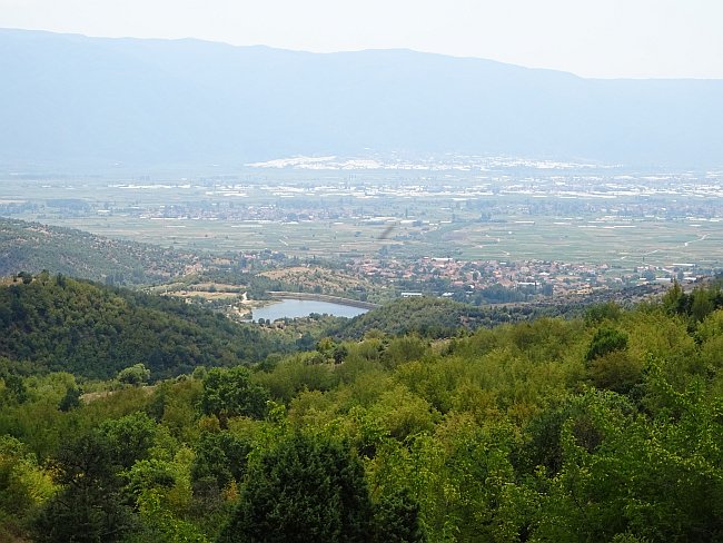 Јужните падини на Огражден кон Иловица