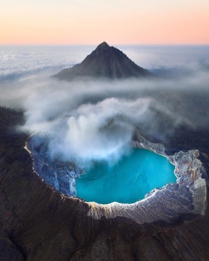 Кавах Ијен – синиот вулкан