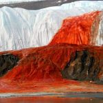 Мистериозниот „крвав“ водопад на Антарктикот