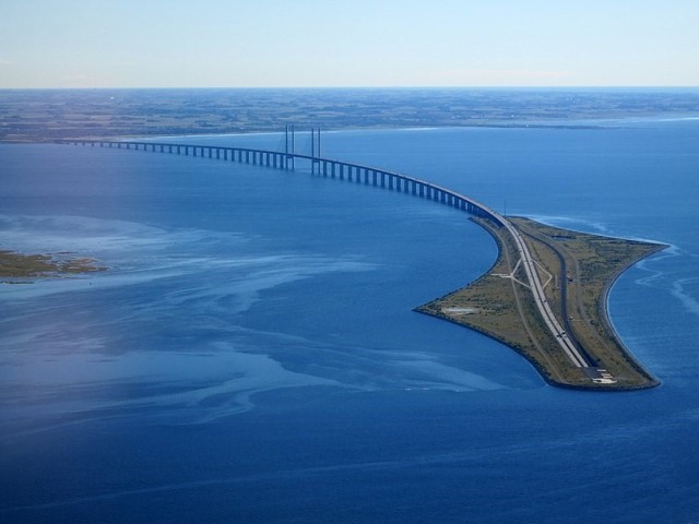 Оресундскиот мост кој ги поврзува Данска и Шведска